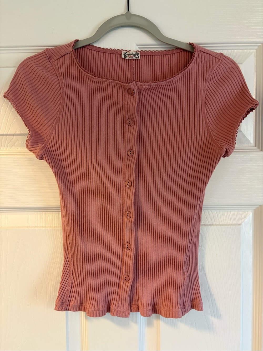 Free People Ribbed Button-Front Short Sleeve Top in Mauve